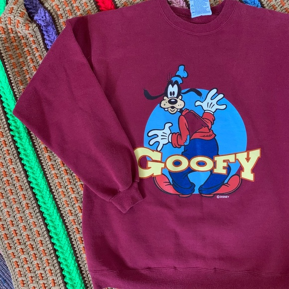 Tops - Vintage 90s Disney Goofy Maroon Sweatshirt